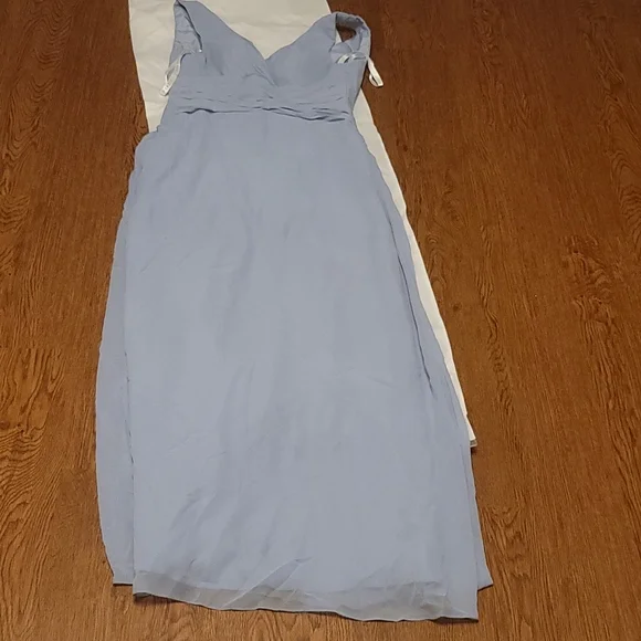 Dress - Picture 2 of 4